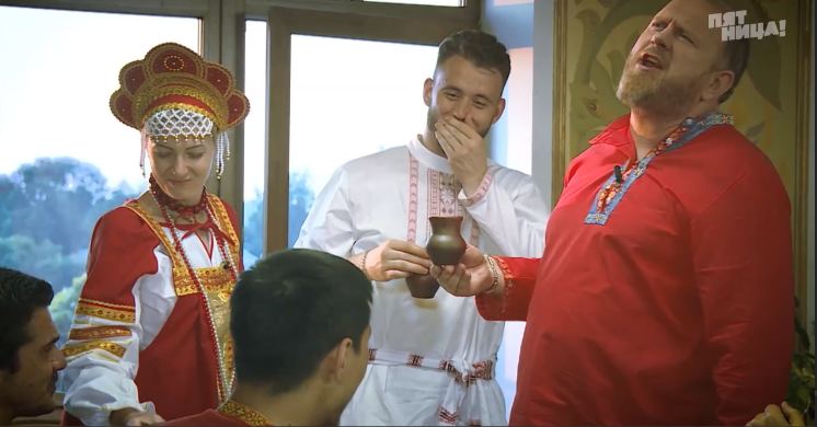 В эфир вышла 9-я серия шоу “Адская кухня”, которую снимали в Суздале. Чем шеф Константин Ивлев на этот раз был недоволен и чем удивлял зрителей?