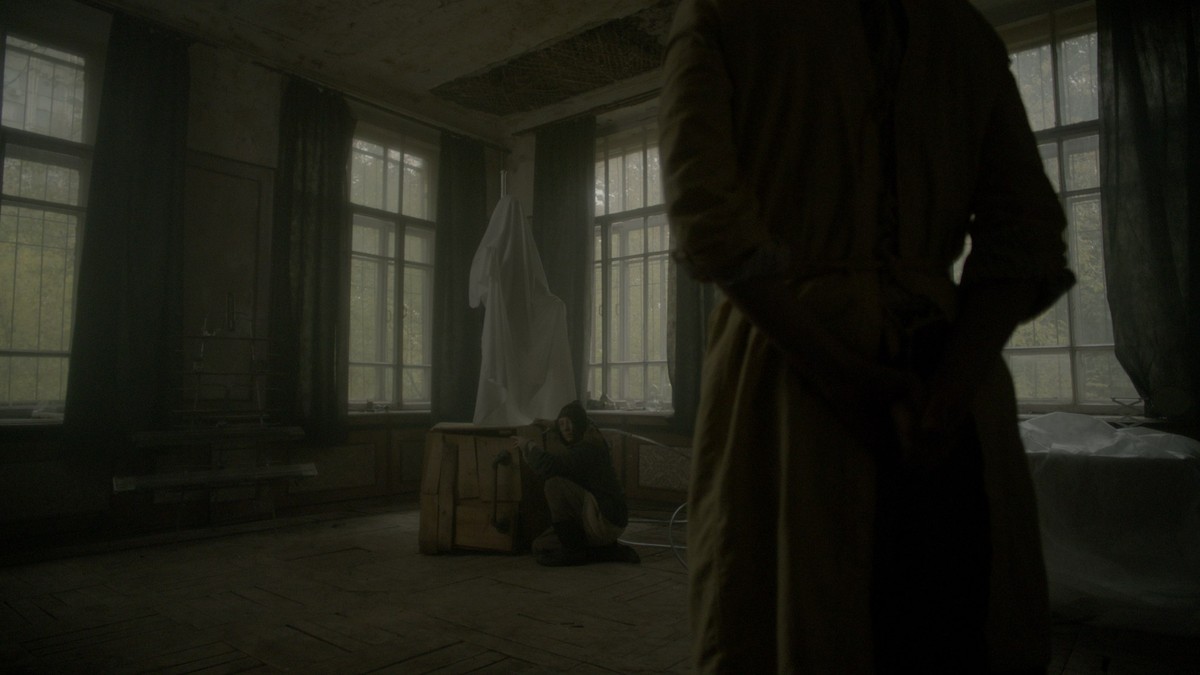 Коля Лупанов - обычный парень из Костерево, случайно попавший во ВГИК. А теперь работающий над известными сериалами для Первого и ТВЦ, рекламой известных брендов и настоящим кино. Первый его фильм - “Механика” зафестивалил на мировом уровне, второй вот-вот выйдет в свет