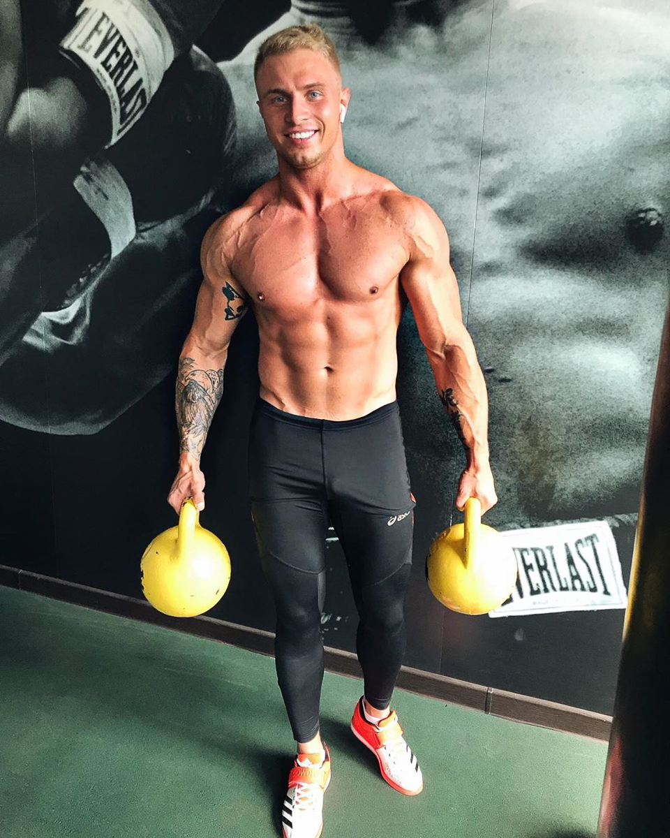 Никита Анисимов из Гусь-Хрустального стал участником реалити-шоу “План Б” на ТНТ. Далось ему это нелегко, за место под солнцем пришлось побороться, зато теперь 24-летний молодой человек может попытаться построить отношения с Ольгой Бузовой. Подробнее обо всем он рассказал нашему изданию