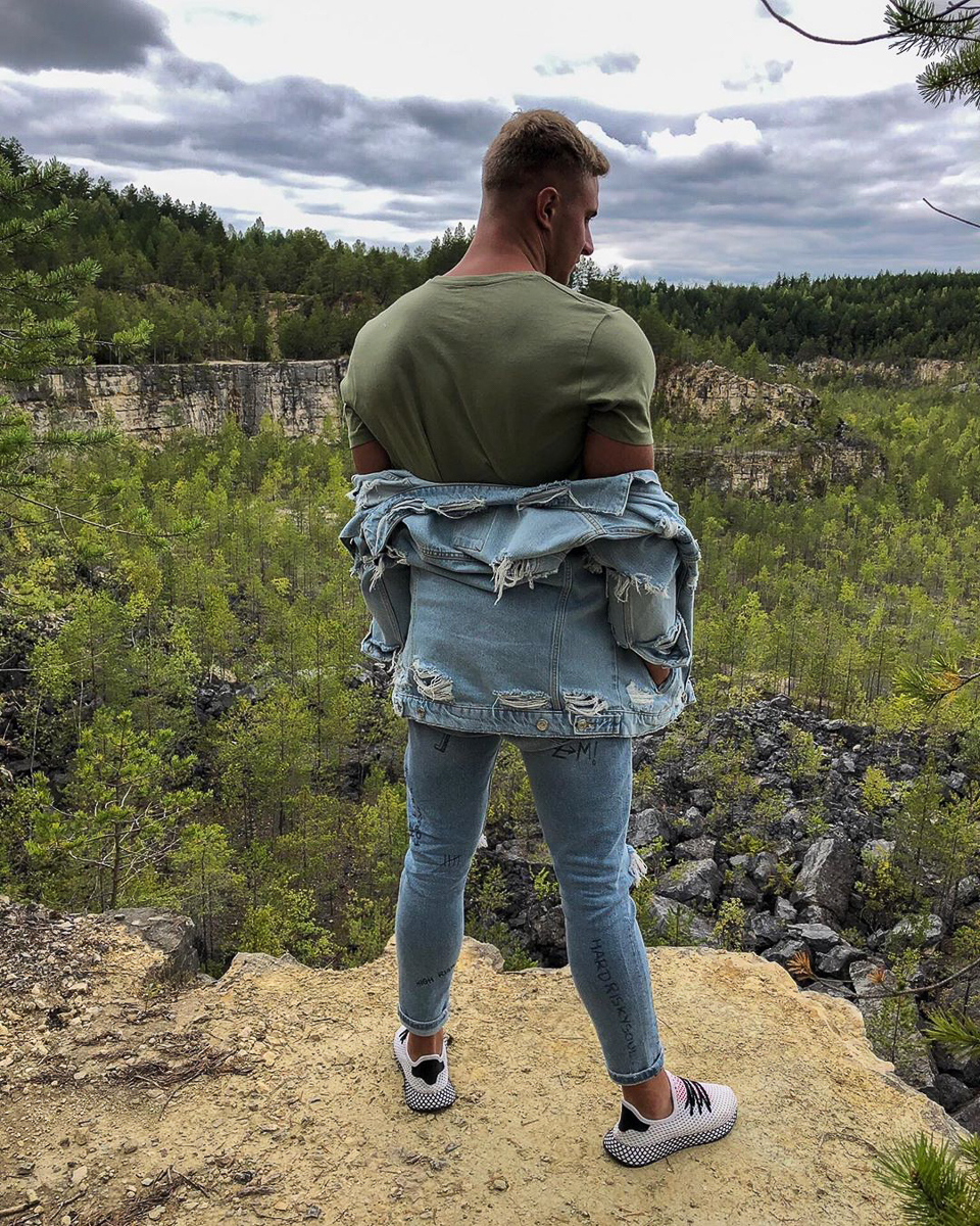 Никита Анисимов из Гусь-Хрустального стал участником реалити-шоу “План Б” на ТНТ. Далось ему это нелегко, за место под солнцем пришлось побороться, зато теперь 24-летний молодой человек может попытаться построить отношения с Ольгой Бузовой. Подробнее обо всем он рассказал нашему изданию