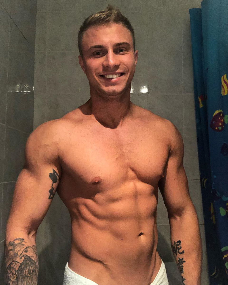 Никита Анисимов из Гусь-Хрустального стал участником реалити-шоу “План Б” на ТНТ. Далось ему это нелегко, за место под солнцем пришлось побороться, зато теперь 24-летний молодой человек может попытаться построить отношения с Ольгой Бузовой. Подробнее обо всем он рассказал нашему изданию