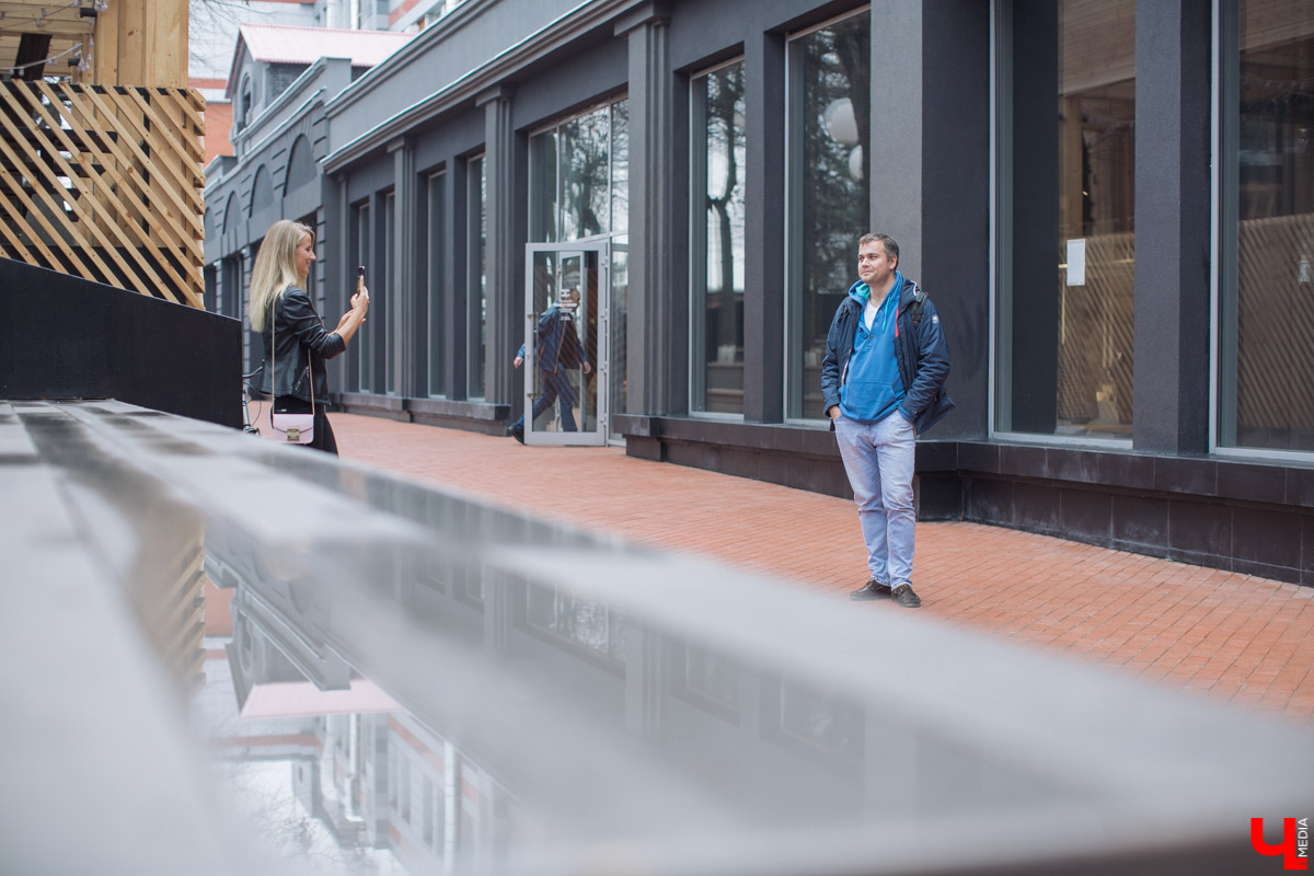 Для владимирского фотографа Марии Сидоровой большое значение имело качество съемки при выборе телефона. Мы испытали вместе с ней Apple iPhone 11 Pro Max