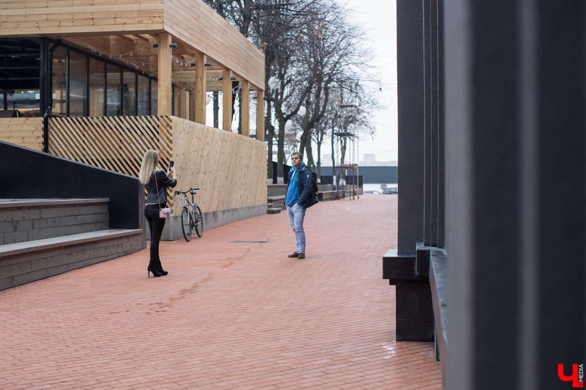 Для владимирского фотографа Марии Сидоровой большое значение имело качество съемки при выборе телефона. Мы испытали вместе с ней Apple iPhone 11 Pro Max