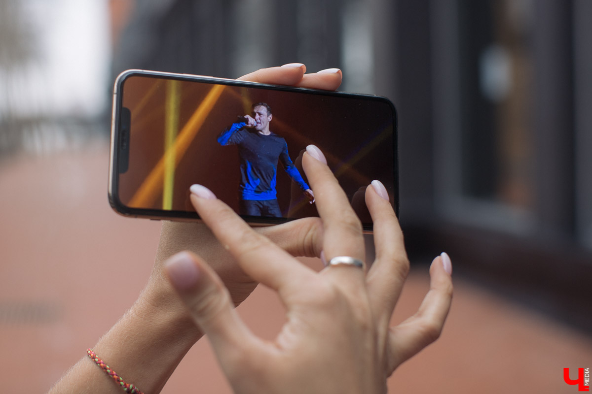 Для владимирского фотографа Марии Сидоровой большое значение имело качество съемки при выборе телефона. Мы испытали вместе с ней Apple iPhone 11 Pro Max