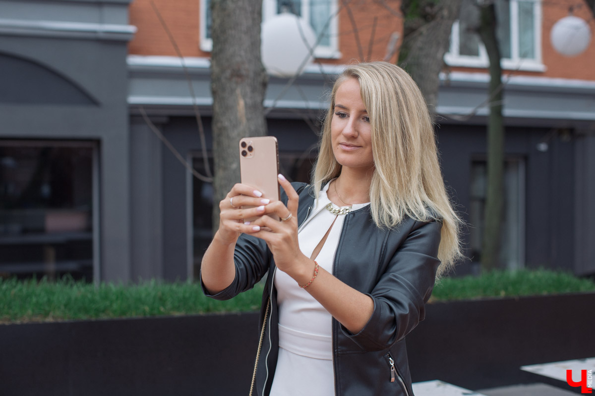 Для владимирского фотографа Марии Сидоровой большое значение имело качество съемки при выборе телефона. Мы испытали вместе с ней Apple iPhone 11 Pro Max