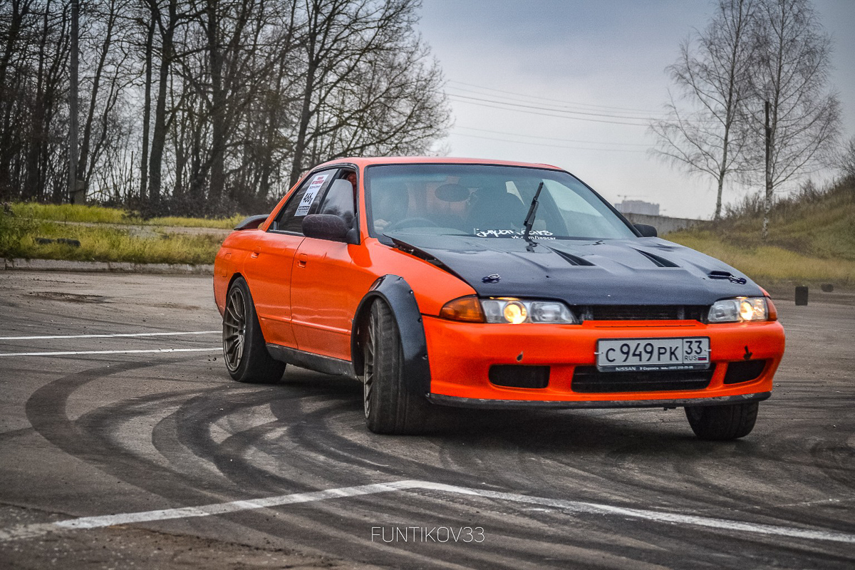 В минувшее воскресенье во Владимире завершился третий этап кубка области по автомногоборью “Автослалом”. Это было ярко, зрелищно и, самое главное, — результативно. 35 участников продемонстрировали свои способности вождения на специальной трассе. Соревновались как мужчины, так и женщины. Все на своем личном транспорте