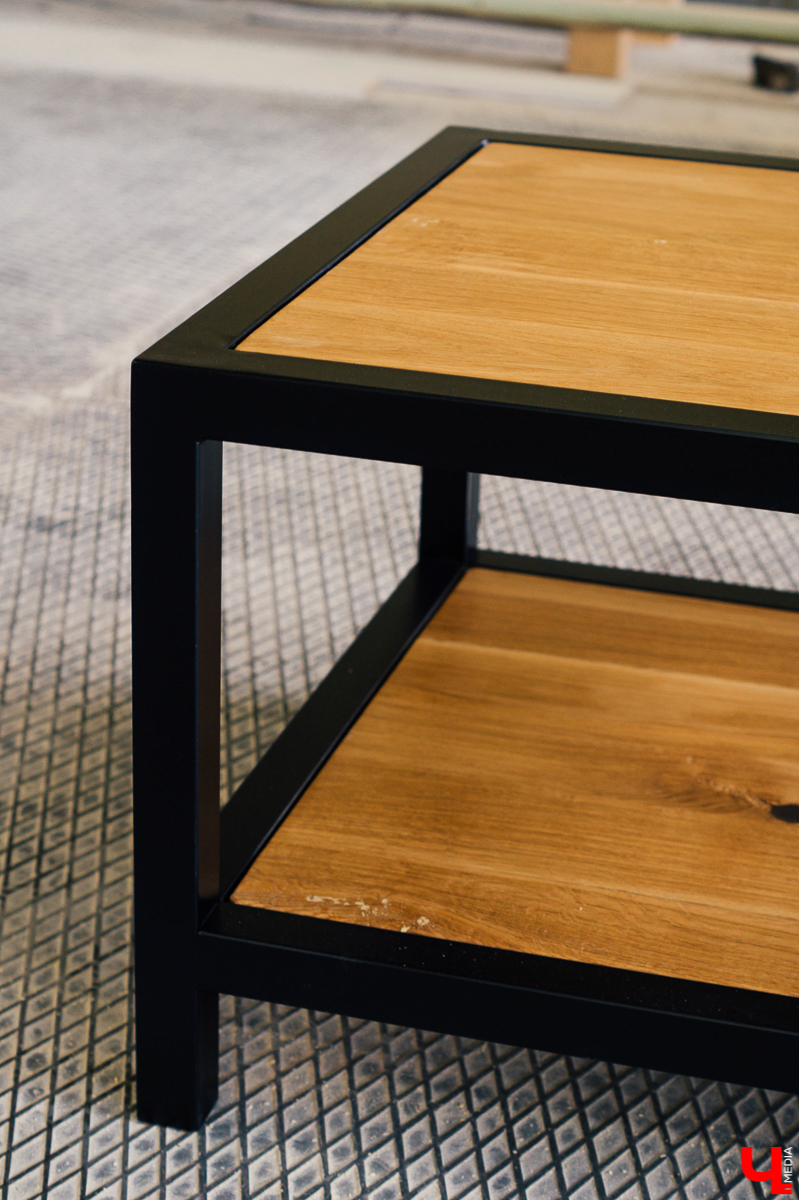 Владельцы нестандартной мебельной мастерской рассказали о трендах и особенностях изготовления деревянных шедевров