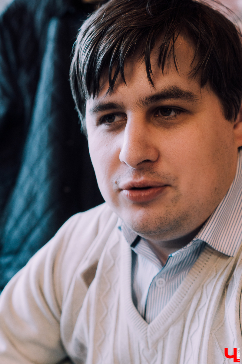 К чему ведет прогресс и все о тех, кто им управляет. Владимирский физик-лазерщик Антон Бурцев развеивает мифы об исследователях и их деятельности