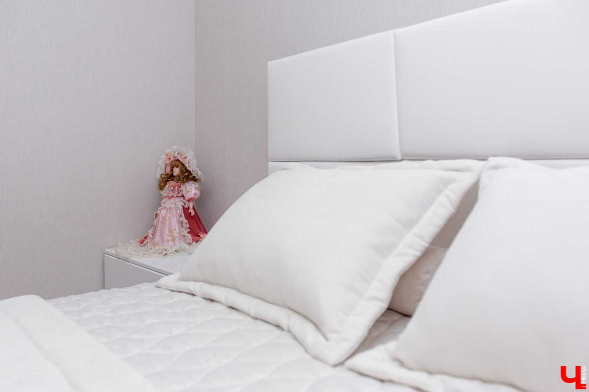 Владимирская бизнес-леди Светлана Соколова самостоятельно разработала дизайн-проект своей новой двухкомнатной квартиры. Мы заглянули к ней в гости, чтобы своими глазами увидеть то, что из этого получилось