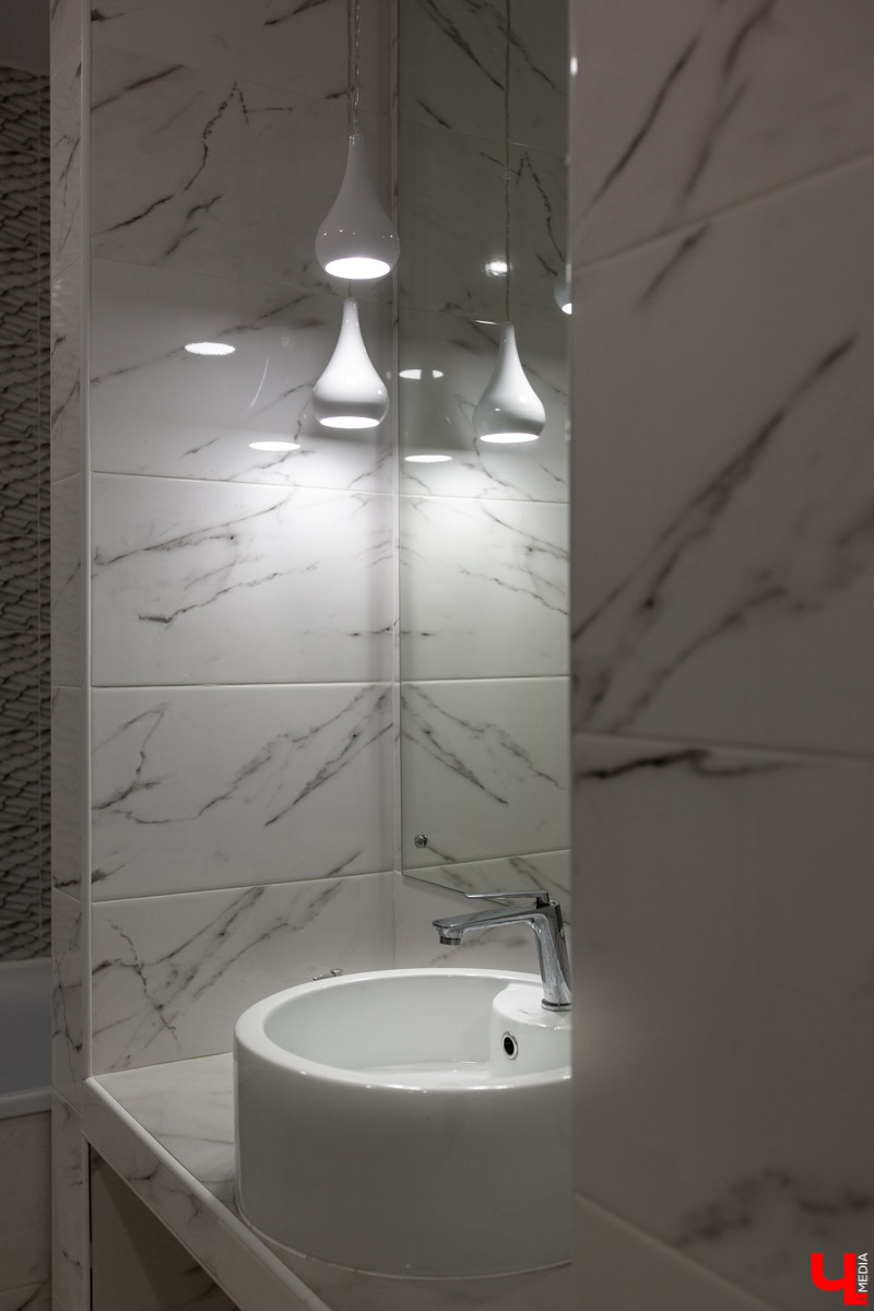 Владимирская бизнес-леди Светлана Соколова самостоятельно разработала дизайн-проект своей новой двухкомнатной квартиры. Мы заглянули к ней в гости, чтобы своими глазами увидеть то, что из этого получилось