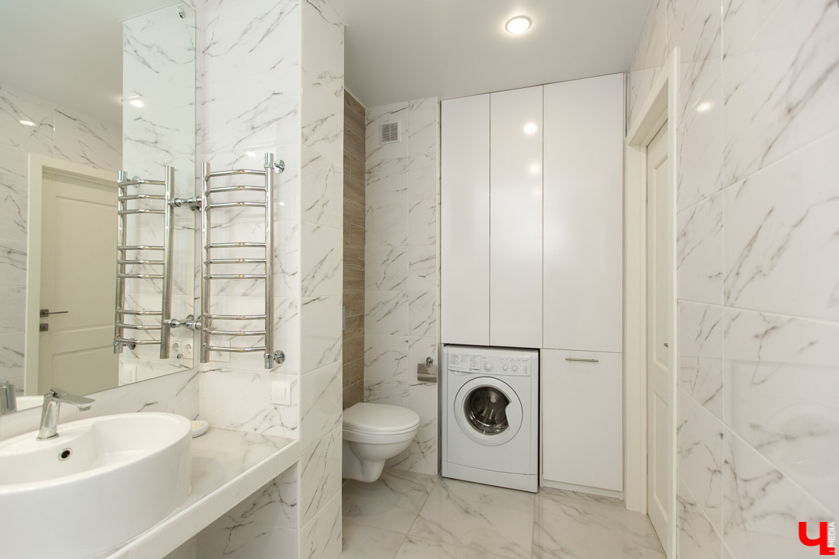 Владимирская бизнес-леди Светлана Соколова самостоятельно разработала дизайн-проект своей новой двухкомнатной квартиры. Мы заглянули к ней в гости, чтобы своими глазами увидеть то, что из этого получилось