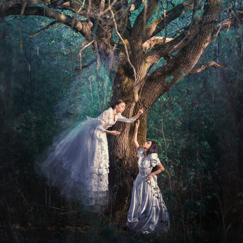 Прекрасные и загадочные, уродливые и наводящие ужас - эти персонажи работы владимирского фотографа Владиславы Калниете. Пожалуй, она - единственный мастер в городе, кто создает вот такие необычные сюжеты в кадре