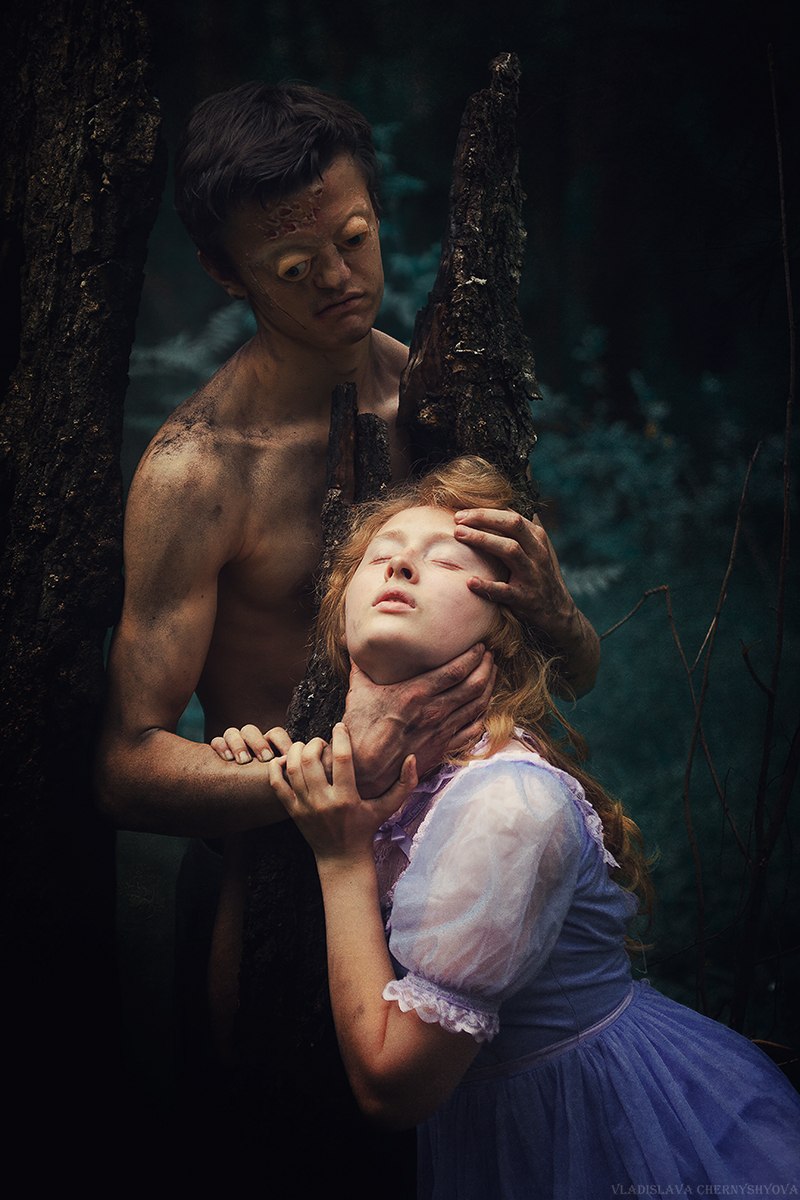 Прекрасные и загадочные, уродливые и наводящие ужас - эти персонажи работы владимирского фотографа Владиславы Калниете. Пожалуй, она - единственный мастер в городе, кто создает вот такие необычные сюжеты в кадре