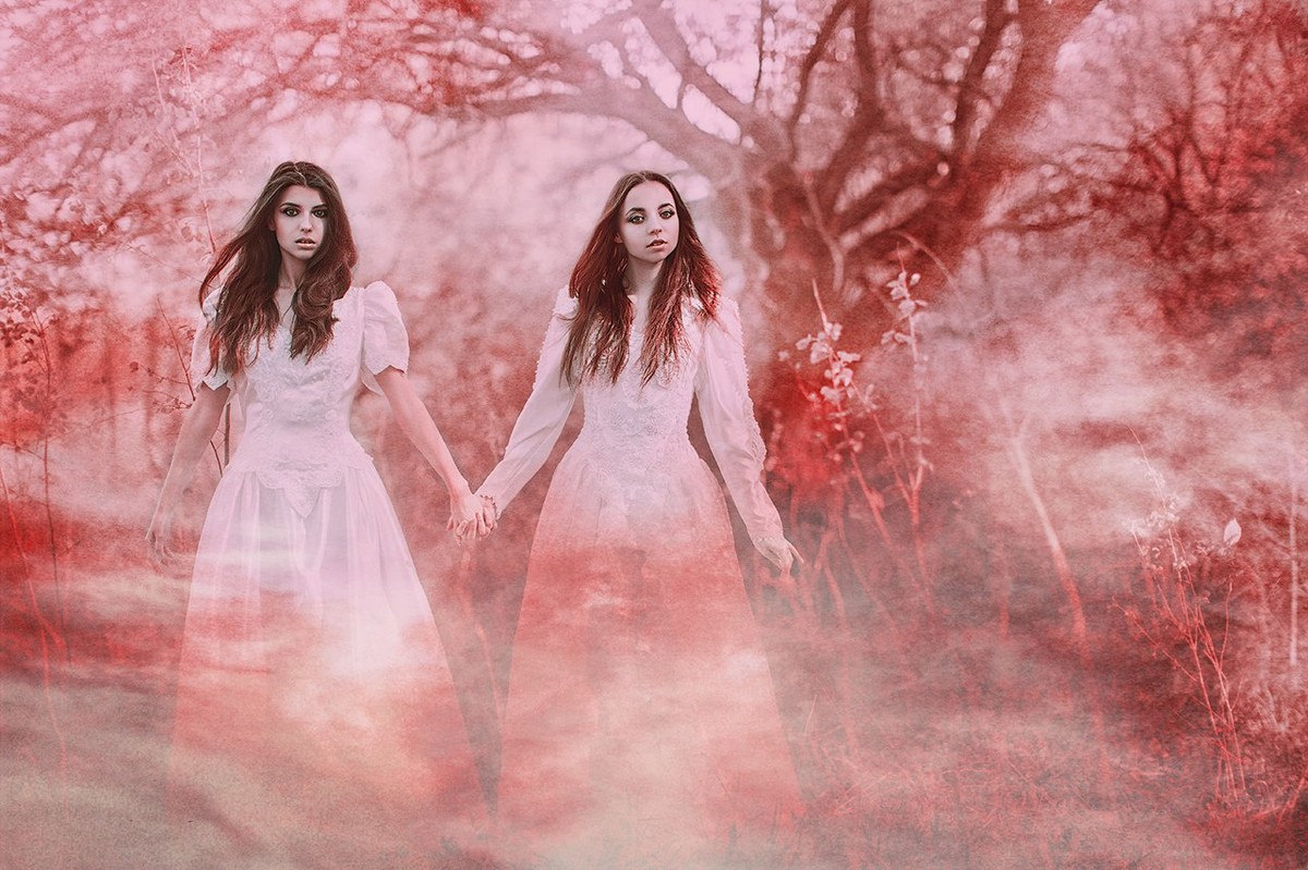 Прекрасные и загадочные, уродливые и наводящие ужас - эти персонажи работы владимирского фотографа Владиславы Калниете. Пожалуй, она - единственный мастер в городе, кто создает вот такие необычные сюжеты в кадре