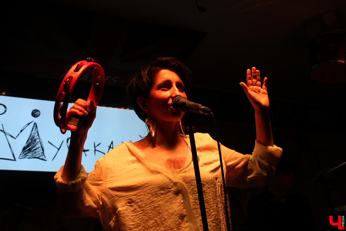 1 ноября музыканты группы «Мураками» во главе со своей очаровательной солисткой Дилярой Вагаповой посетили Владимир, где дали шикарный концерт