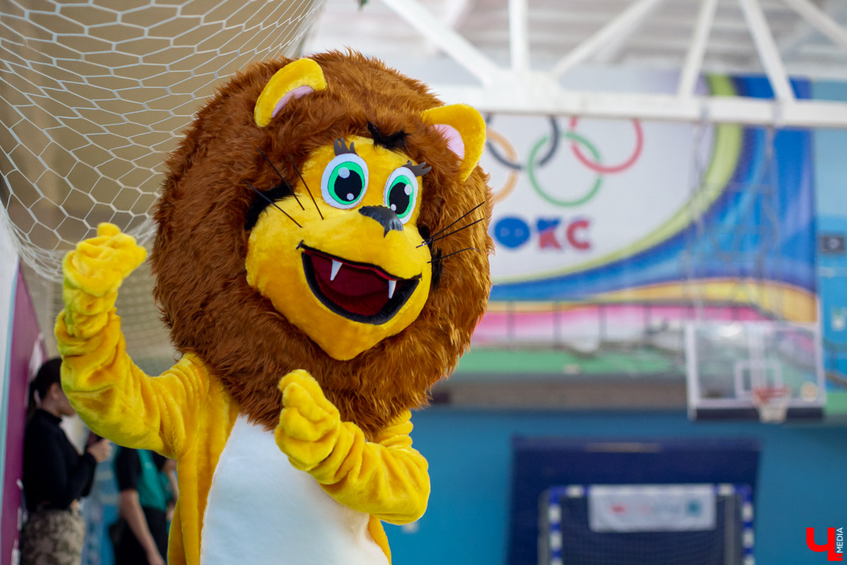 «Владимирские львицы» в обычной жизни - пушистые котики. Рассказываем, как сохранить желание носить каблуки даже после перелома наколенника