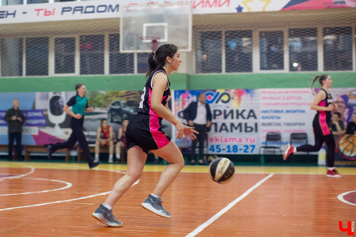 «Владимирские львицы» в обычной жизни - пушистые котики. Рассказываем, как сохранить желание носить каблуки даже после перелома наколенника