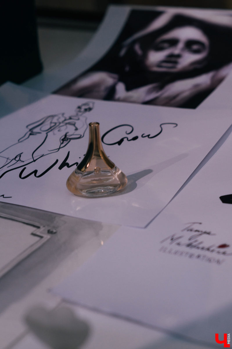 Таня Маклашина в детстве любила рисовать девочек в красивых платьях, а потом выросла и стала фэшн-иллюстратором. Читайте, как за два года методом проб и ошибок можно трижды стать официальным иллюстратором Недели моды в Москве и начать сотрудничество с известными брендами и дизайнерами