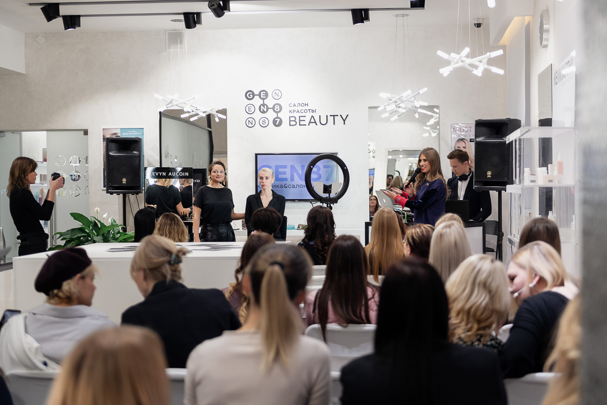 Салон и клиника GEN87 провели увлекательный бьюти-девичник. Приятная музыка, полезные мастер-классы, теплое общение - вот чем запомнится этот вечер