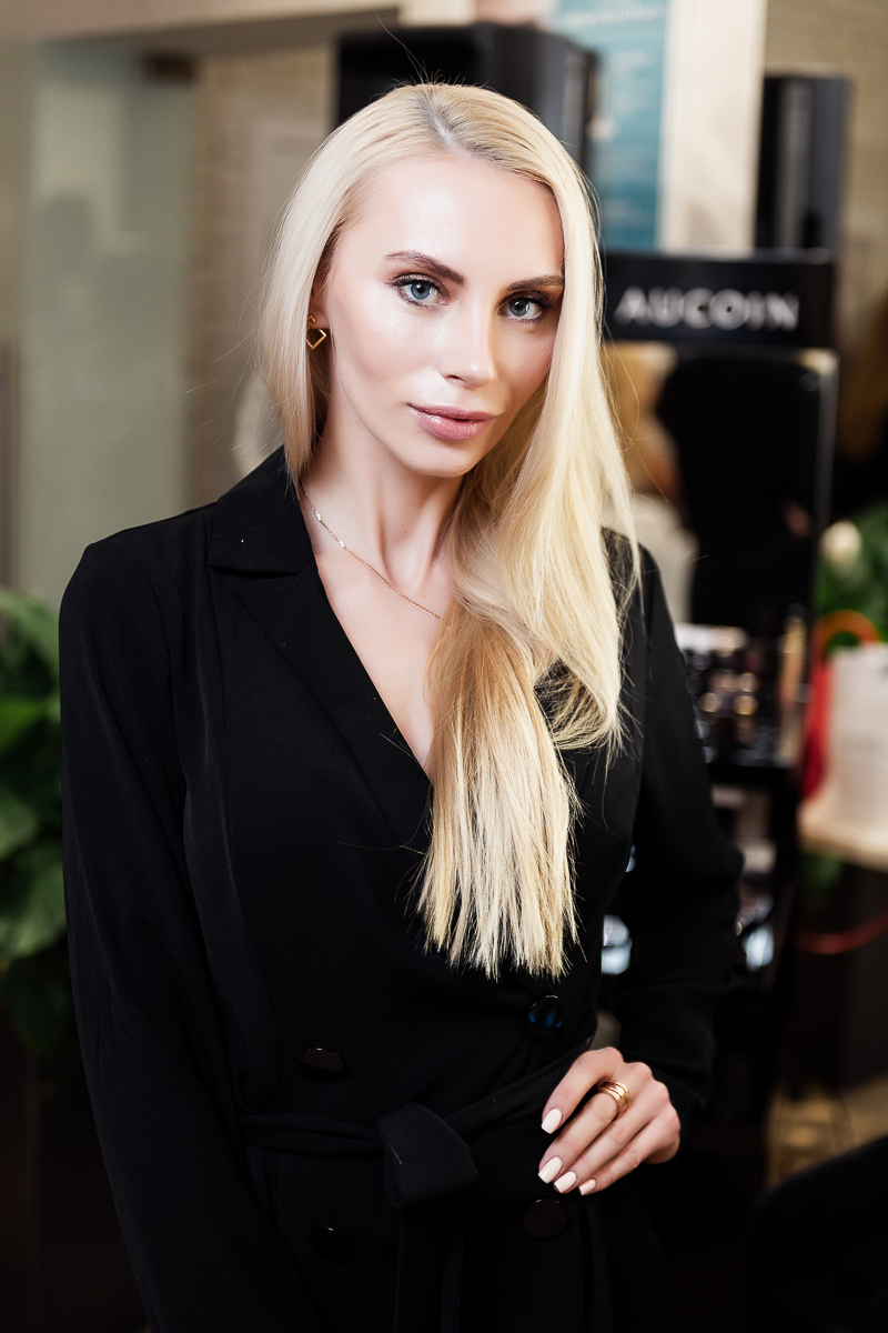 Салон и клиника GEN87 провели увлекательный бьюти-девичник. Приятная музыка, полезные мастер-классы, теплое общение - вот чем запомнится этот вечер