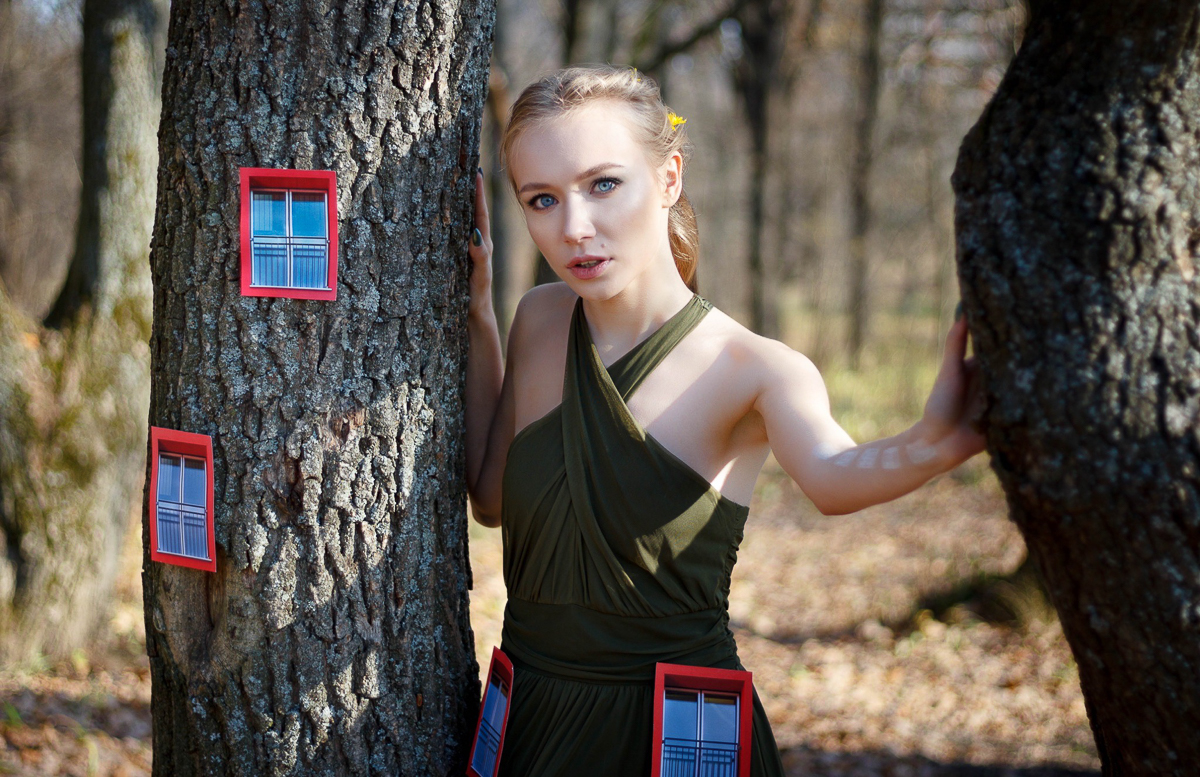 Люба журналист. В социальных сетях она ведет личный дневник, где через модельные фото и откровенные тексты призывает каждого задуматься о глобальных проблемах и самореализации