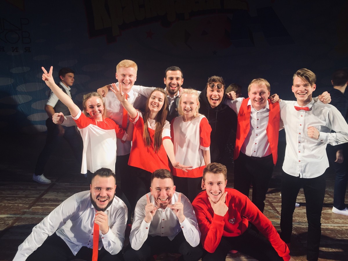 Сархан Сафарли сломал шаблоны, чем понравился продюсерам популярного юмористического проекта, и прошел отбор в популярное комедийное шоу «Stand Up» на ТНТ