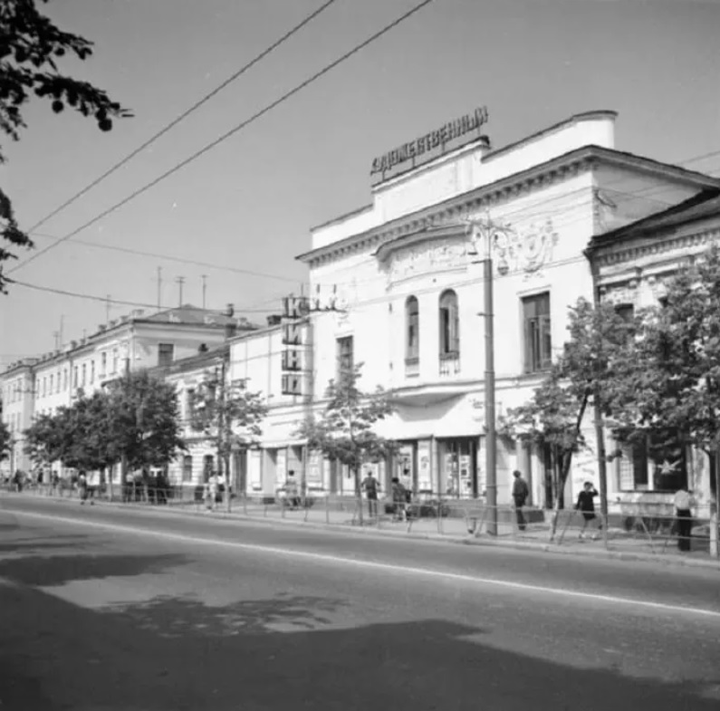 Где можно было остановиться путнику и отдохнуть во Владимире больше 100 лет назад? Ответ на вопрос - в этом путеводителе по дореволюционному городу