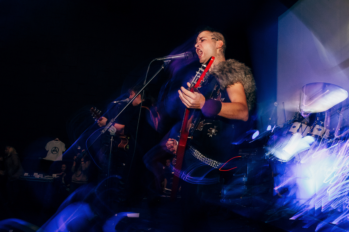 9 ноября в «Maxtone Concert Hall» большой сольный концерт отыграла популярная владимирская группа «Агидель». Все пришедшие на концерт смогли погрузиться в пучину мифологии крутого фолк-рока