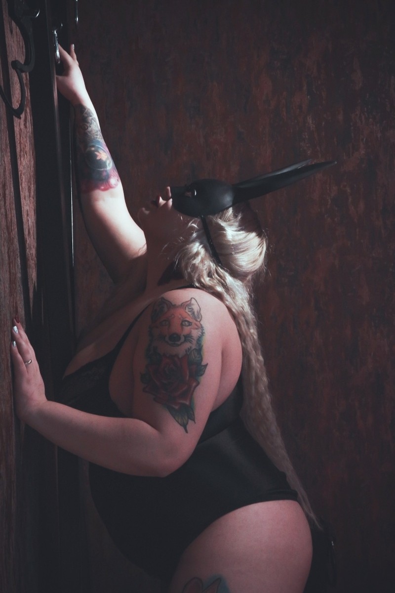 Чтобы быть красивым, нужно быть счастливым и здоровым, считает ботипозитив-модель из Владимира Гюнель Гусейнова. В откровенном блоге она рассказывает о себе, своих килограммах и отношениях