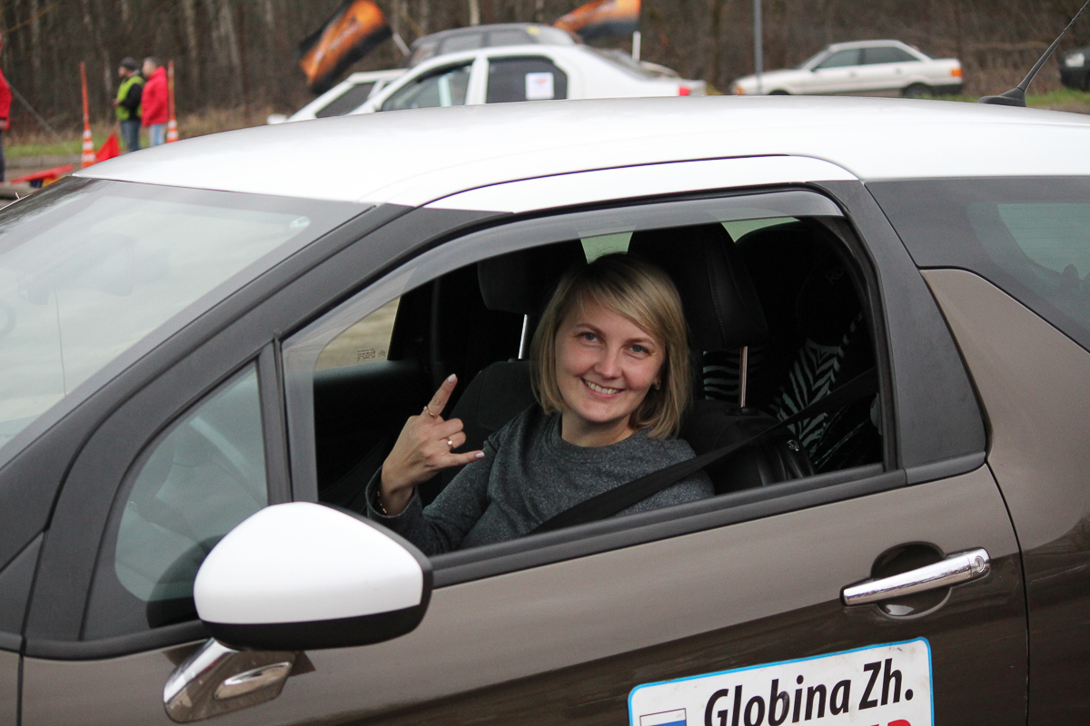 До сих пор принято считать, что представители сильного пола водят машину лучше. Но мы решили развеять этот стереотип. Во Владимире живут девушки, которые занимаются автоспортом и завоевывают призовые места наравне с мужчинами