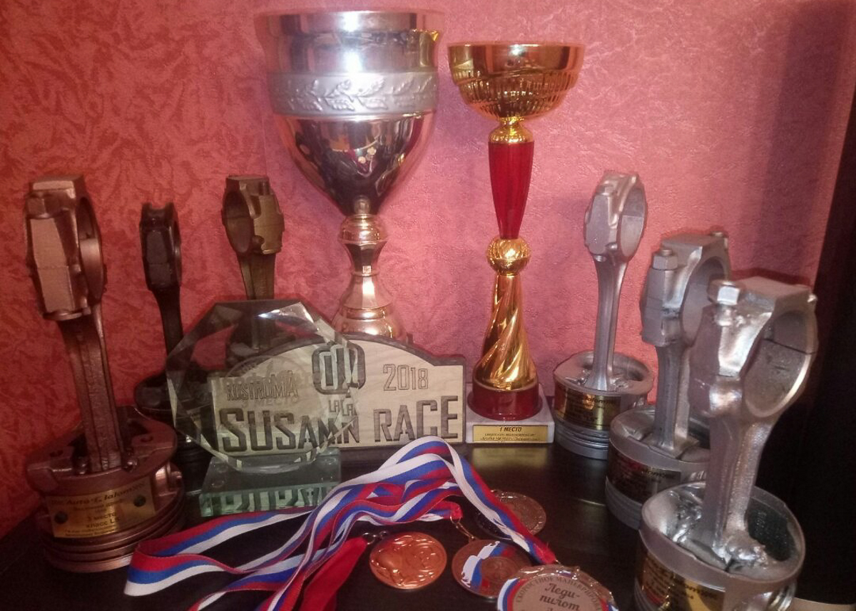 До сих пор принято считать, что представители сильного пола водят машину лучше. Но мы решили развеять этот стереотип. Во Владимире живут девушки, которые занимаются автоспортом и завоевывают призовые места наравне с мужчинами