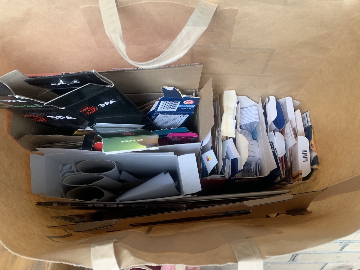 Жительница Владимира Айя Язкулиева много лет занимается раздельным сбором мусора. Она не выбрасывает пластик, стекло, бумагу в общий контейнер, а отвозит все это в пункты приема. Девушка рассказала, почему так стоит делать всем жителям города и с чего начать