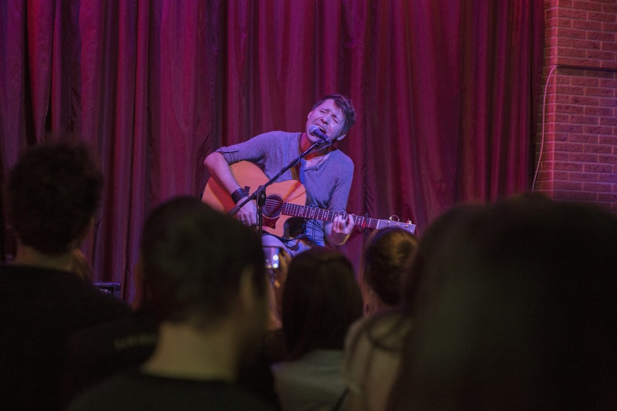 14 ноября во Владимире состоится осенний акустический концерт бессменного лидера известной питерской группы «Торба-на-Круче» Макса ИвАнова