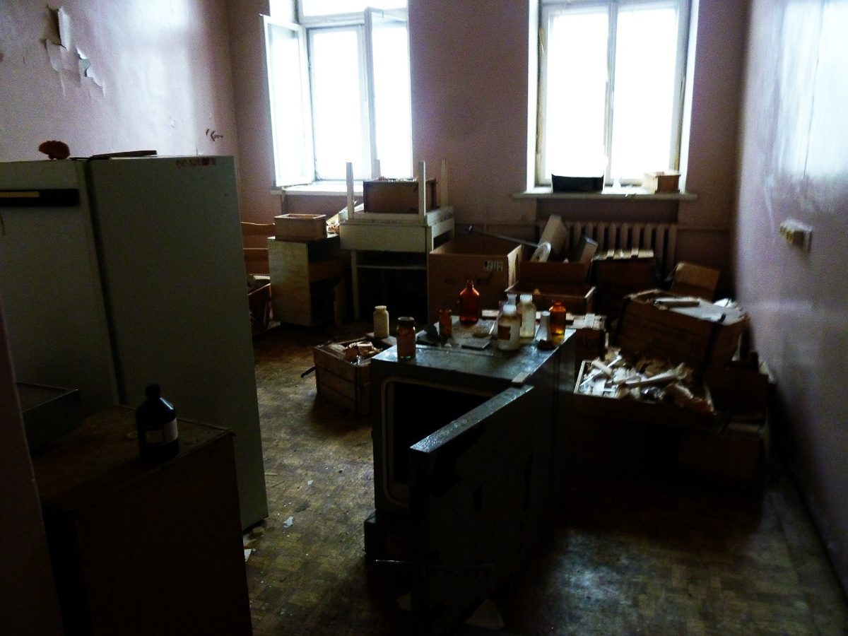 Химикаты, книги и военная техника. Чем удивляет «темная сторона» Владимира? Истории о 5 основных заброшенных комплексах города, рассказанные нам очевидцами