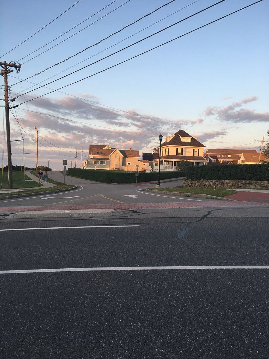 Пока большинство сверстников проводит летние каникулы на диване, ребята с факультета иностранных языков открывают свои “Америки” и зарабатывают деньги, а потом рассказывают об этом поучительные истории