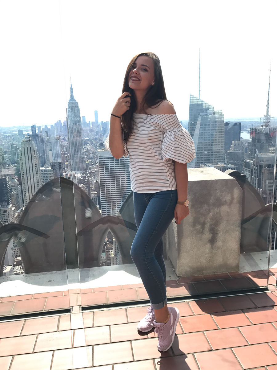 Пока большинство сверстников проводит летние каникулы на диване, ребята с факультета иностранных языков открывают свои “Америки” и зарабатывают деньги, а потом рассказывают об этом поучительные истории