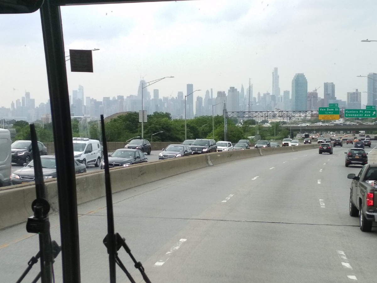 Пока большинство сверстников проводит летние каникулы на диване, ребята с факультета иностранных языков открывают свои “Америки” и зарабатывают деньги, а потом рассказывают об этом поучительные истории