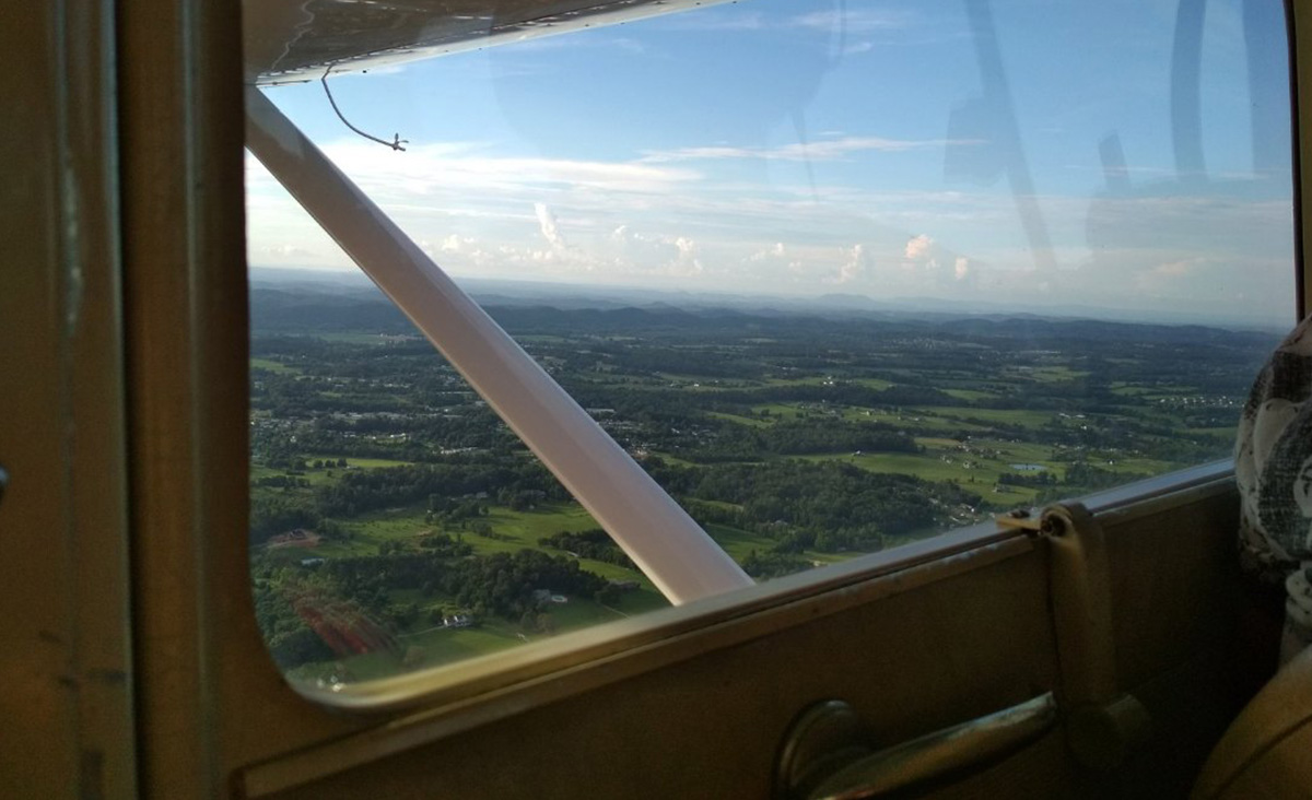 Пока большинство сверстников проводит летние каникулы на диване, ребята с факультета иностранных языков открывают свои “Америки” и зарабатывают деньги, а потом рассказывают об этом поучительные истории