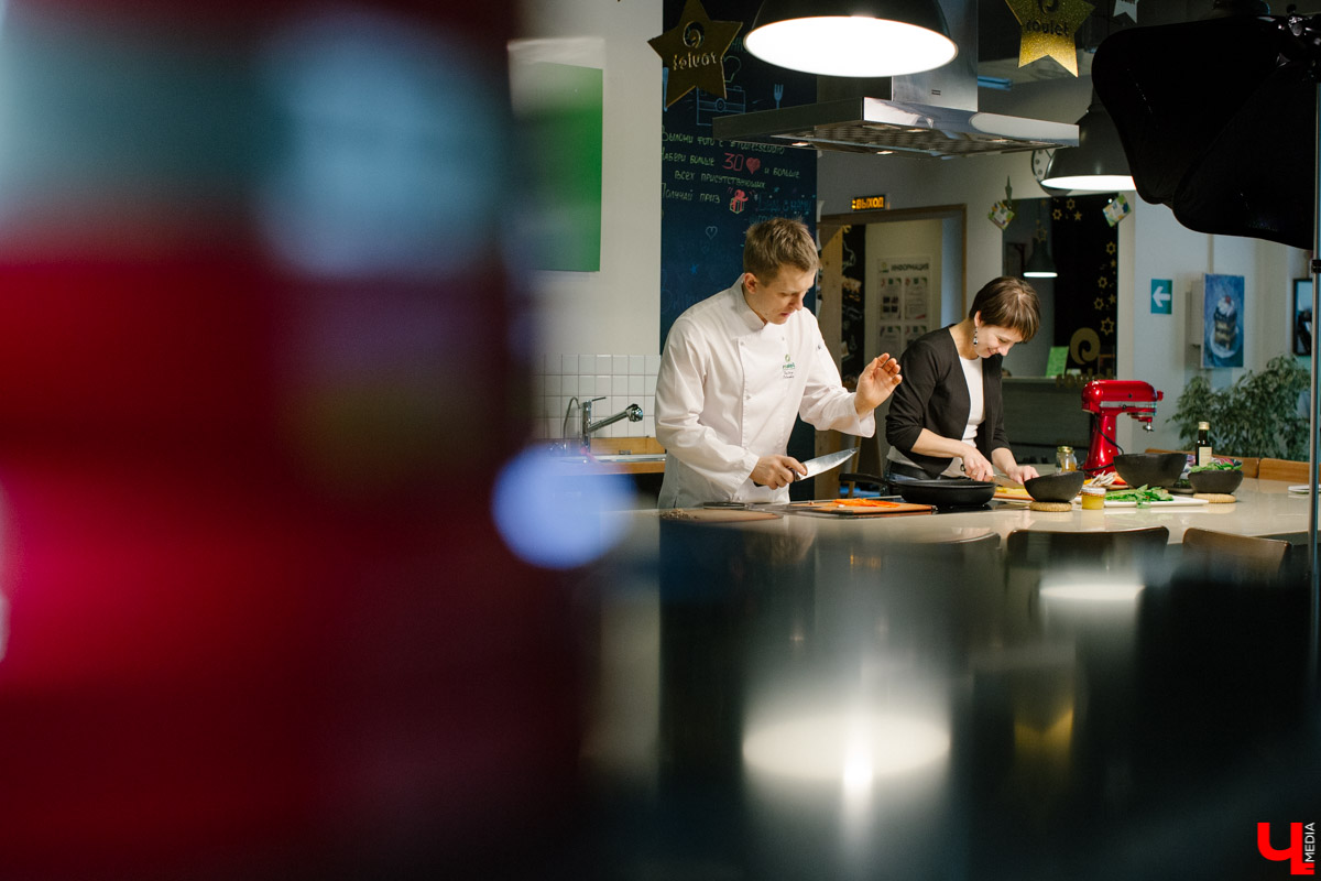 Новый кулинарный вектор шефа Roulet - тунец татаки с медовым перцем, приводящий мысли в порядок