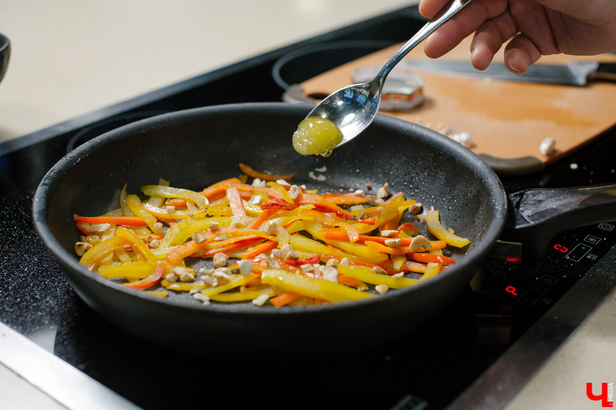 Новый кулинарный вектор шефа Roulet - тунец татаки с медовым перцем, приводящий мысли в порядок