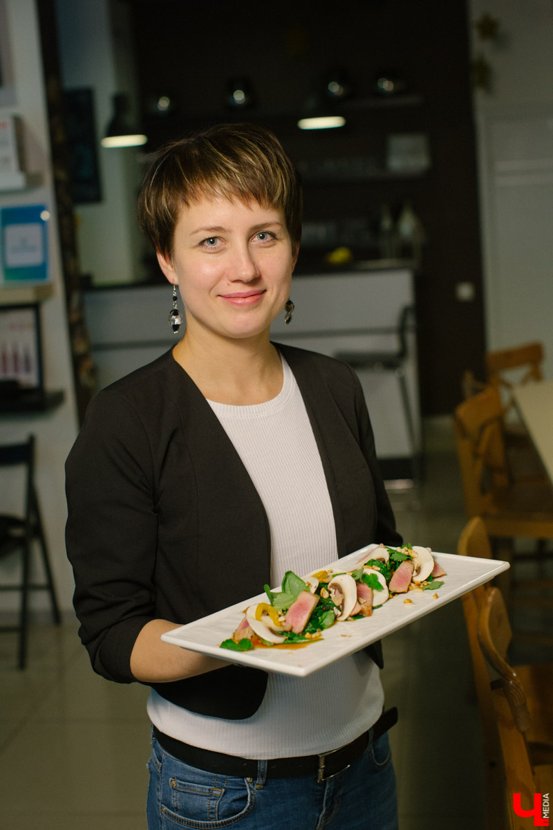 Новый кулинарный вектор шефа Roulet - тунец татаки с медовым перцем, приводящий мысли в порядок