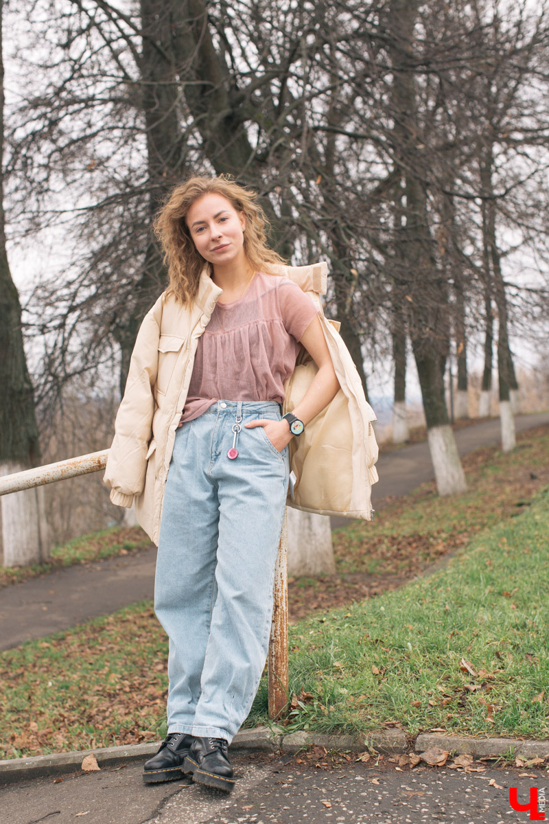 Студентка владимирского госуниверситета Марина Ларионова любит неординарные вещи. Девушка убеждена, что с их помощью можно чувствовать себя увереннее, знакомиться с новыми людьми и показывать свое внутреннее состояние