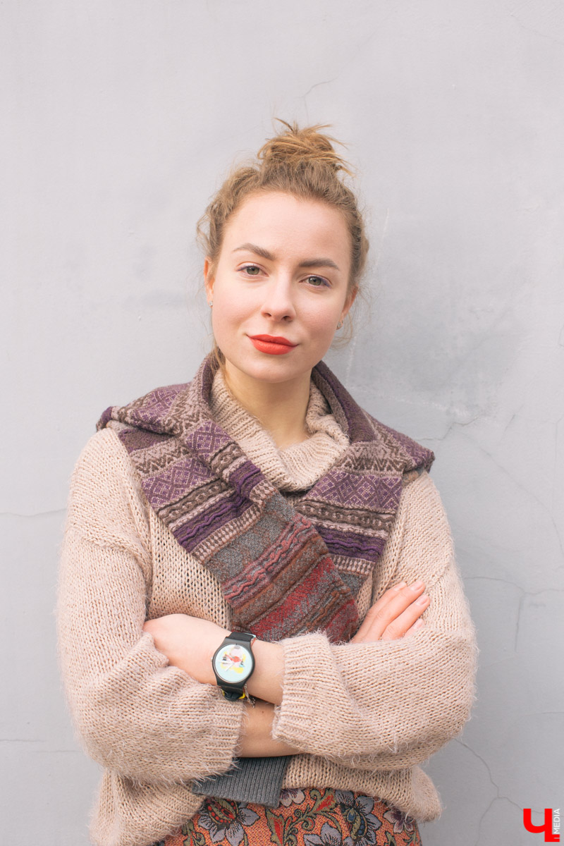 Студентка владимирского госуниверситета Марина Ларионова любит неординарные вещи. Девушка убеждена, что с их помощью можно чувствовать себя увереннее, знакомиться с новыми людьми и показывать свое внутреннее состояние