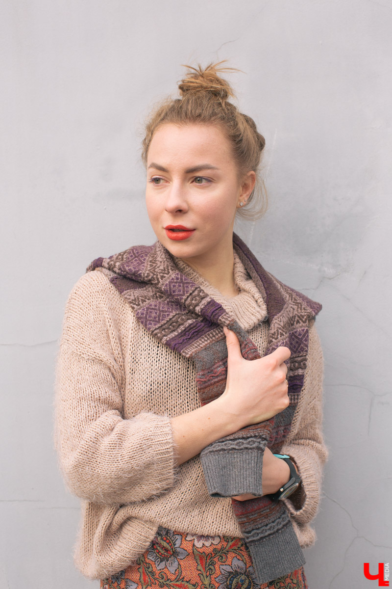 Студентка владимирского госуниверситета Марина Ларионова любит неординарные вещи. Девушка убеждена, что с их помощью можно чувствовать себя увереннее, знакомиться с новыми людьми и показывать свое внутреннее состояние