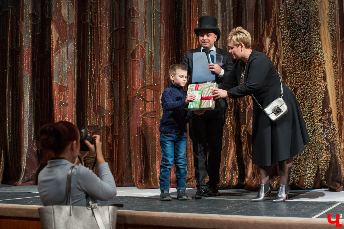 17 ноября в драмтеатре подвели итоги акции “Первоклассник”. В ней приняли участие 17 500 детей из Владимирской области