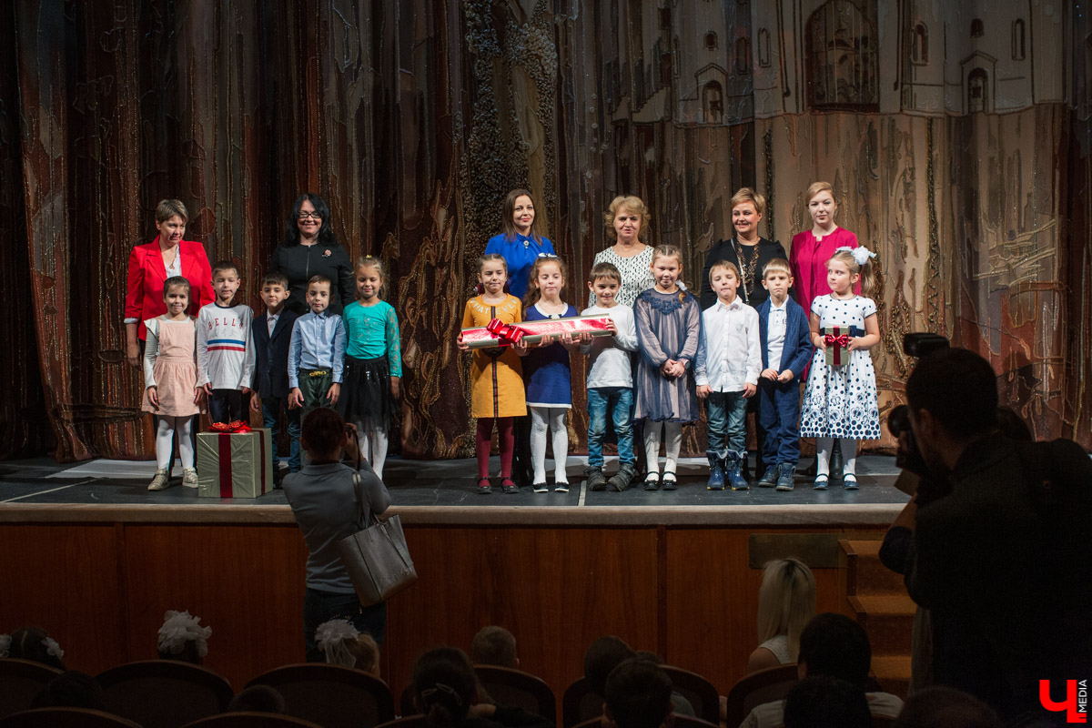 17 ноября в драмтеатре подвели итоги акции “Первоклассник”. В ней приняли участие 17 500 детей из Владимирской области