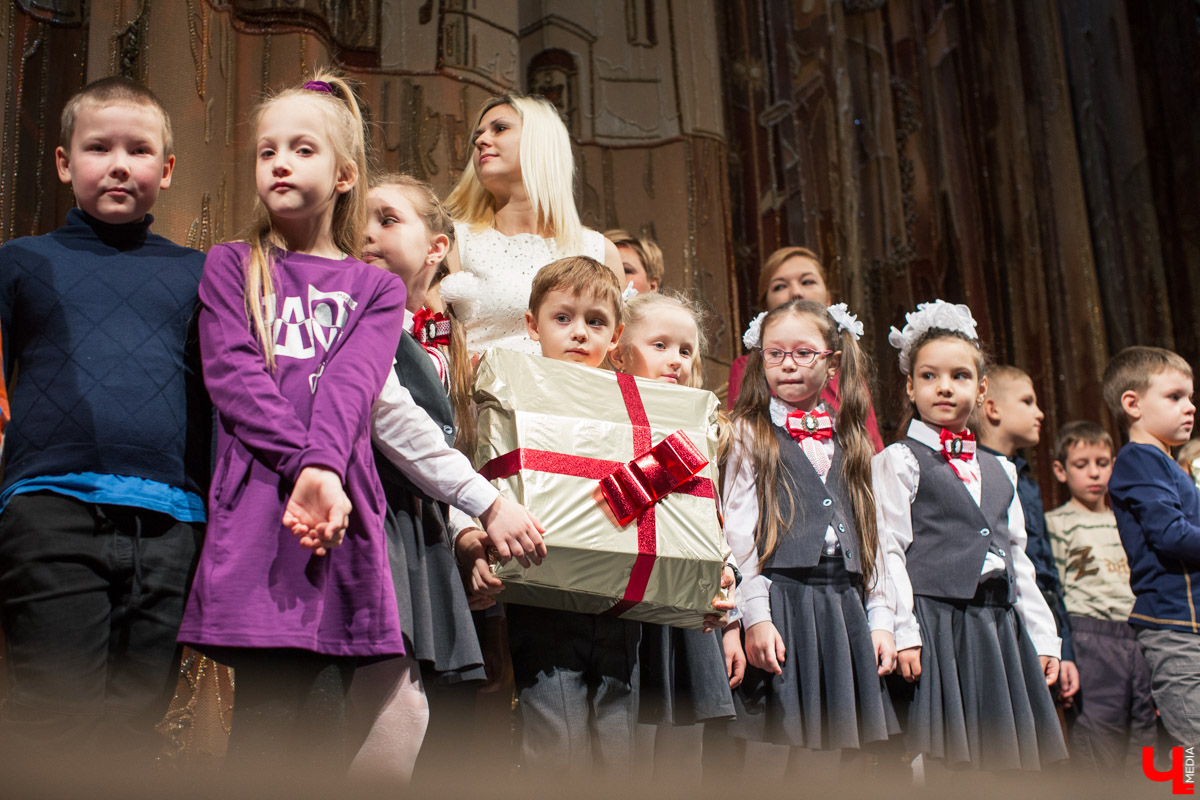 17 ноября в драмтеатре подвели итоги акции “Первоклассник”. В ней приняли участие 17 500 детей из Владимирской области