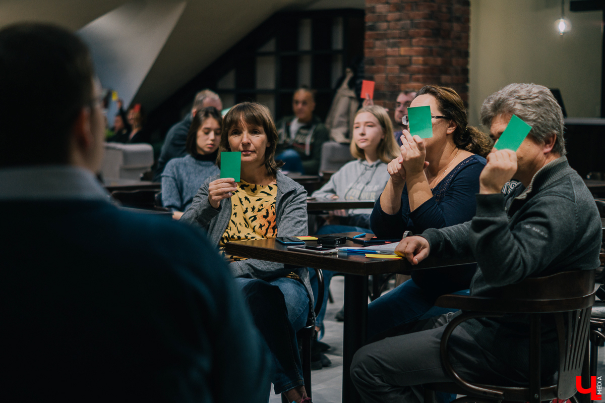 Для многих владимирцев “общественный транспорт” = “боль”. В минувшие выходные в рамках открытой дискуссии с московскими экспертами на фестивале «Владимир будущего» горожанам удалось обозначить основные проблемы и найти пути их решения