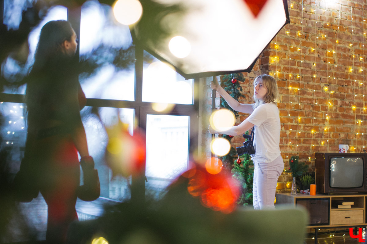 17 ноября прошли съемки первых моделей для календаря “Ключ-Медиа 2020”, который будет выдержан в спортивной тематике. Три очаровательных девушки предстали перед объективом владимирского фотографа Алены Смоляк - Виктория Силантьева, Наталия Костина и Александра Некрасова