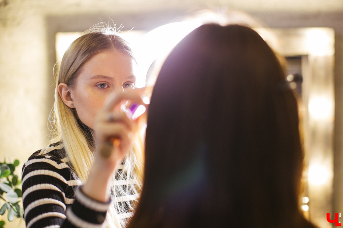 17 ноября прошли съемки первых моделей для календаря “Ключ-Медиа 2020”, который будет выдержан в спортивной тематике. Три очаровательных девушки предстали перед объективом владимирского фотографа Алены Смоляк - Виктория Силантьева, Наталия Костина и Александра Некрасова